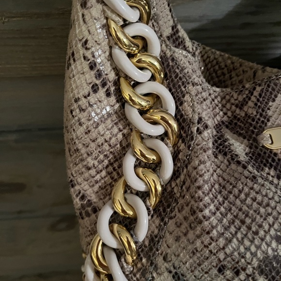Micheal Kors, Gorgeous Snake skin look - Picture 3 of 14
